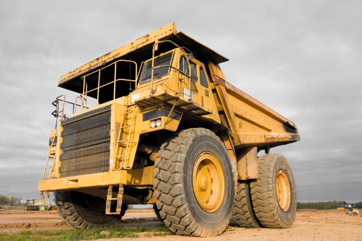 How The Proper Dump Truck Insurance Can Save Your Business